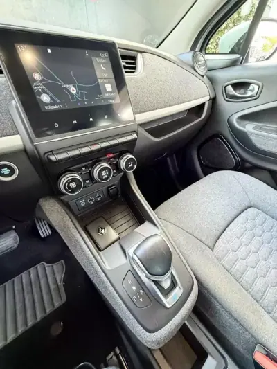 Renault Zoe 2021 - 16900 EUR, 23000 km - AUTO.MOTO.pt - 23000km - foto 13 de 15