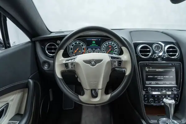 Bentley Continental 2015 - 119950 EUR, 58000 km - AUTO.MOTO.pt - 58000km - foto 25 de 46