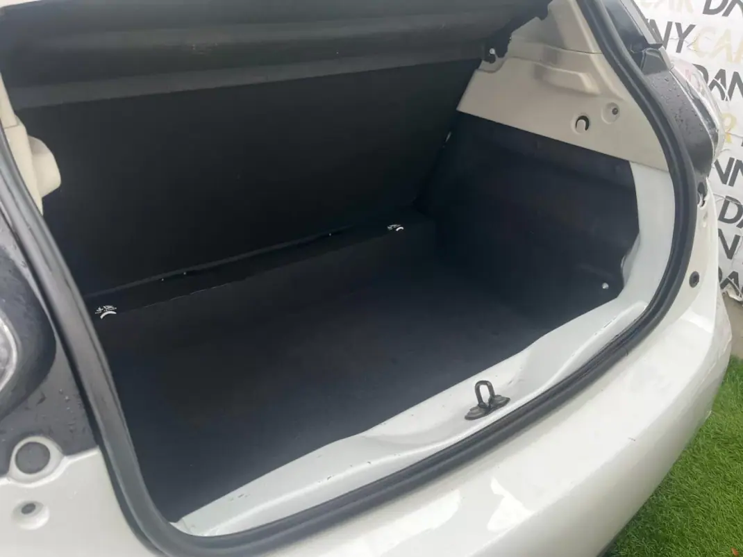 Renault Zoe 2020 - 13500 EUR, 69000 km - AUTO.MOTO.pt - 69000km - foto 12 de 12