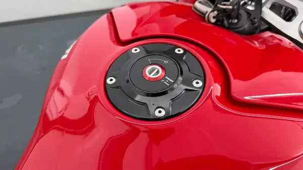 Ducati Panigale V4 S 2020 - 23990 EUR, 33324 km - AUTO.MOTO.pt - 33324km - foto 13 de 17