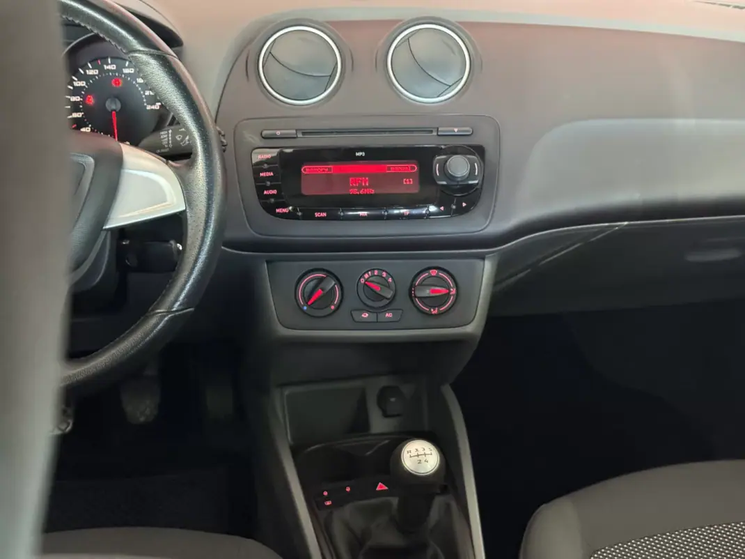 SEAT Ibiza 2009 - 7990 EUR, 126845 km - 126845km - foto 18 de 20