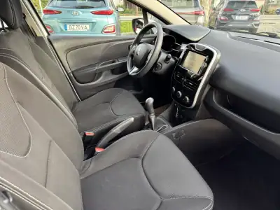 Renault Clio Sport Tourer 2015 - 8750 EUR, 190000 km - AUTO.MOTO.pt - 190000km - foto 15 de 35