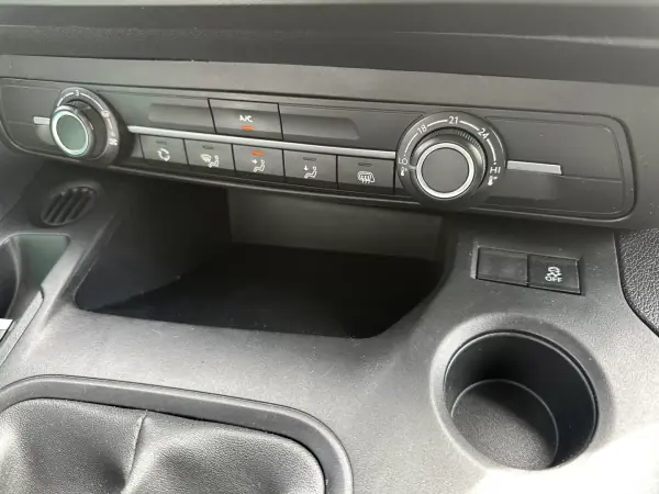 Citroën Berlingo 1.5 Hdi 2019 - 9900 EUR, 180000 km - AUTO.MOTO.pt - 180000km - foto 36 de 43
