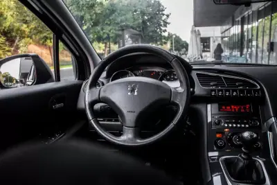 Peugeot 3008 2010 - 7490 EUR, 200623 km - AUTO.MOTO.pt - 200623km - foto 32 de 36