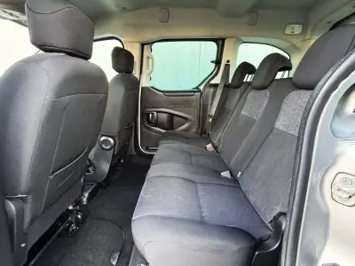 Peugeot Partner 2018 - 14900 EUR, 140000 km - AUTO.MOTO.pt - 140000km - foto 13 de 37