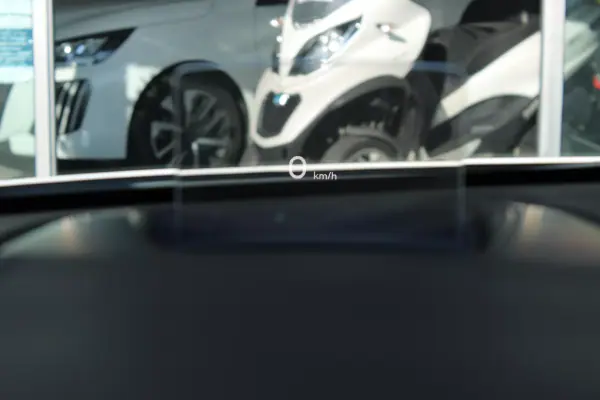 DS DS5 2016 - 14440 EUR, 153500 km - AUTO.MOTO.pt - 153500km - foto 33 de 34