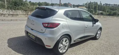 Renault Clio 2017 - 12000 EUR, 74700 km - AUTO.MOTO.pt - 74700km - foto 7 de 7