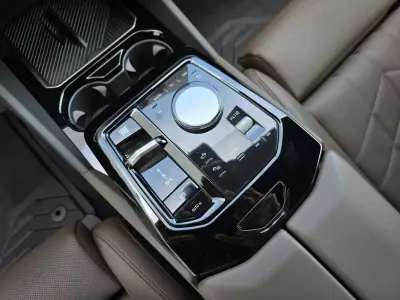 BMW 530e 2024 - 58500 EUR, 48800 km - AUTO.MOTO.pt - 48800km - foto 30 de 46