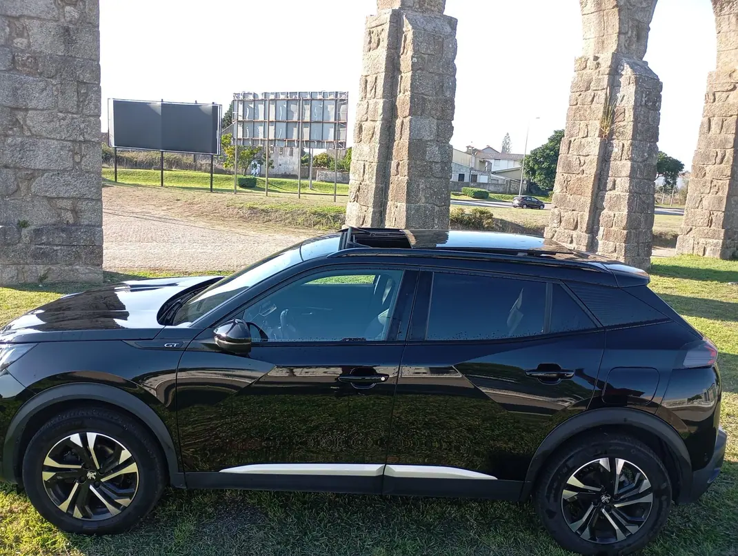 Peugeot 2008 2021 - 17500 EUR, 81000 km - 81000km - foto 5 de 15