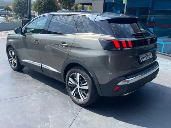 Peugeot 3008 2018 - 14500 EUR, 123000 km - AUTO.MOTO.pt - 123000km - foto 4 de 16