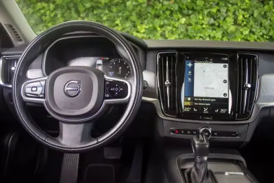 Volvo V90 2019 - 27900 EUR, 134000 km - AUTO.MOTO.pt - 134000km - foto 14 de 18