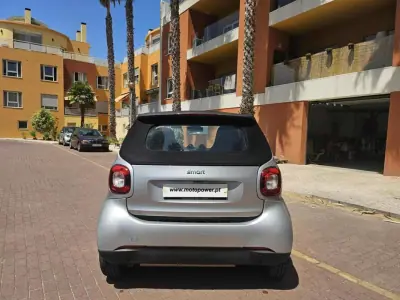 Smart Fortwo Cabrio 2016 - 10780 EUR, 139000 km - AUTO.MOTO.pt - 139000km - foto 15 de 17
