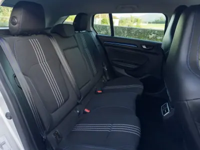 Renault Mégane Sport Tourer 2016 - 13990 EUR, 163000 km - AUTO.MOTO.pt - 163000km - foto 46 de 47