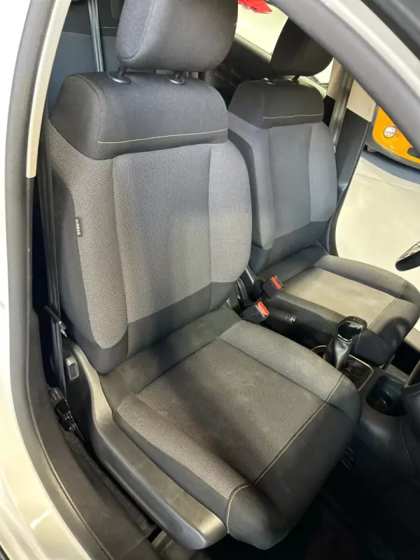 Citroën C3 2022 - 11000 EUR, 129000 km - AUTO.MOTO.pt - 129000km - foto 14 de 35
