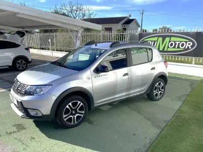Dacia Sandero 2020 - 11800 EUR, 172967 km - AUTO.MOTO.pt - 172967km - foto 3 de 14