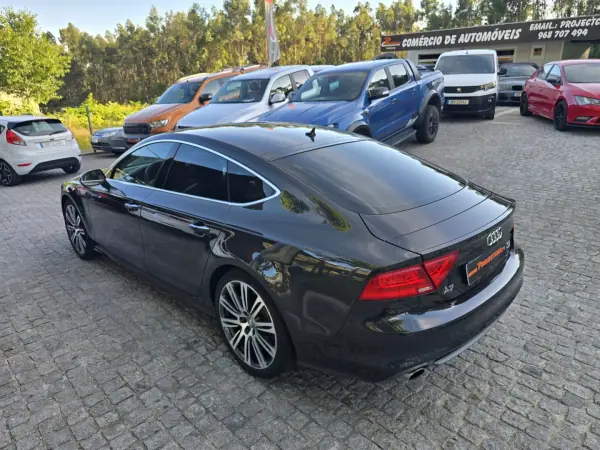 Audi A7 Sportback 2012 - 18900 EUR, 290000 km - AUTO.MOTO.pt - 290000km - foto 5 de 28