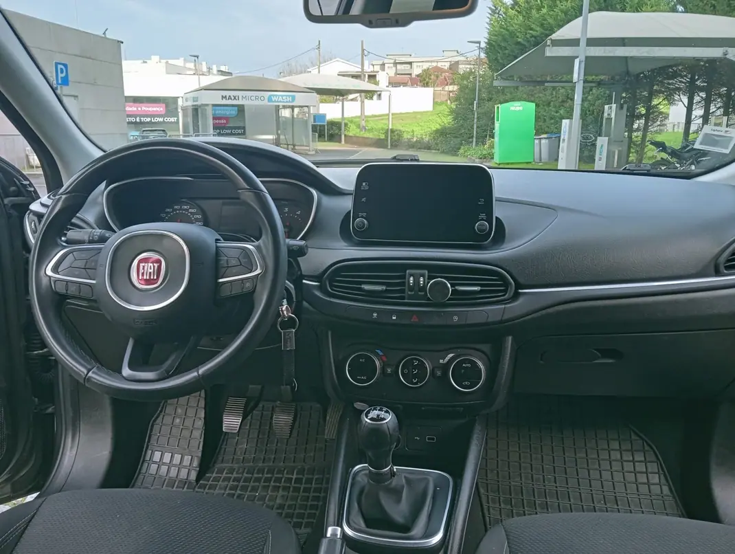 Fiat Tipo 2021 - 11000 EUR, 205000 km - 205000km - foto 7 de 7
