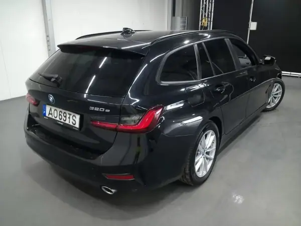 BMW 320 2022 - 25500 EUR, 109000 km - AUTO.MOTO.pt - 109000km - foto 3 de 11
