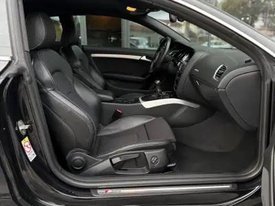 Audi A5 2010 - 17990 EUR, 157000 km - AUTO.MOTO.pt - 157000km - foto 12 de 20