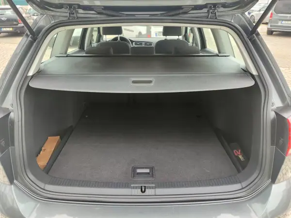 Volkswagen Golf Variant 2017 - 12900 EUR, 205000 km - 205000km - foto 9 de 21