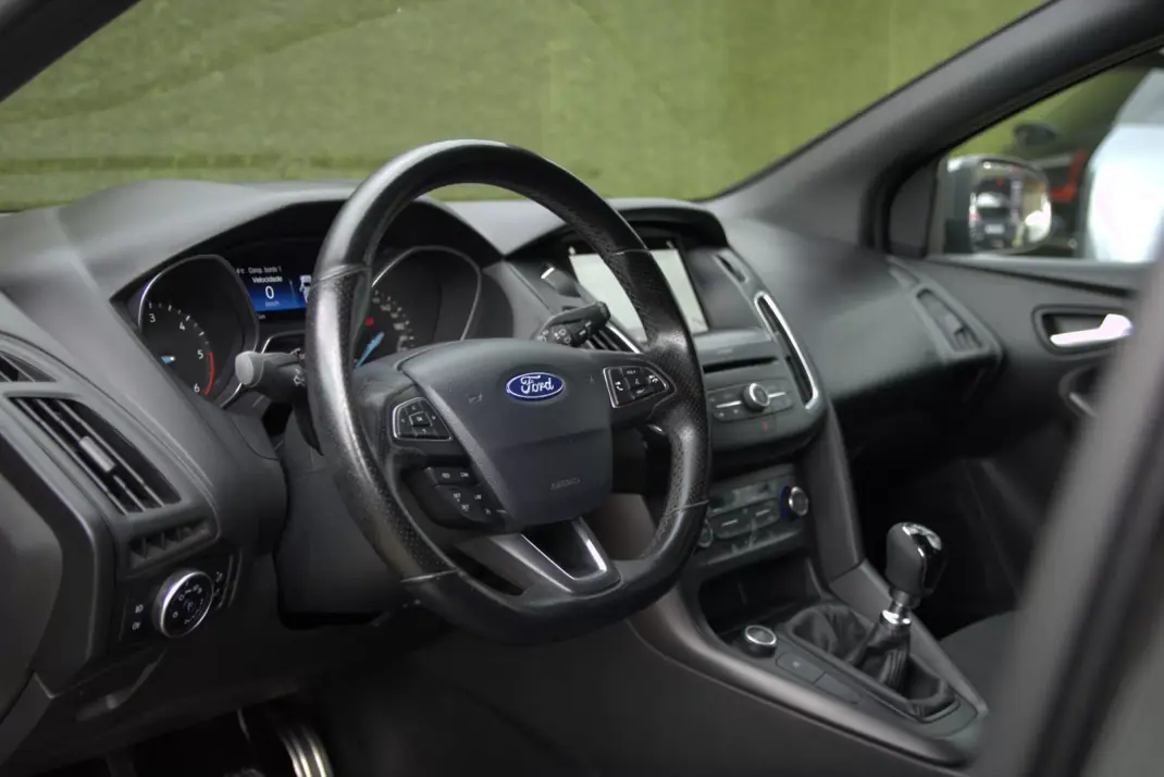 Ford Focus 2018 - 14990 EUR, 104000 km - AUTO.MOTO.pt - 104000km - foto 27 de 29