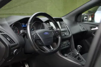 Ford Focus 2018 - 14990 EUR, 104000 km - AUTO.MOTO.pt - 104000km - foto 27 de 29