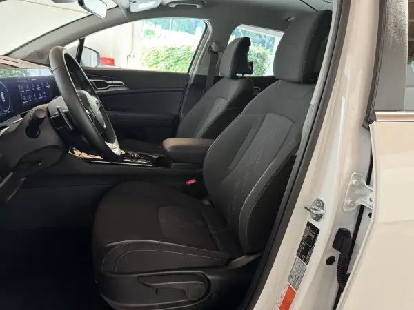Kia Sportage 2025 - 36500 EUR, 2350 km - AUTO.MOTO.pt - 2350km - foto 19 de 21