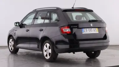 Skoda Fabia Break 2015 - 10600 EUR, 57021 km - AUTO.MOTO.pt - 57021km - foto 2 de 6