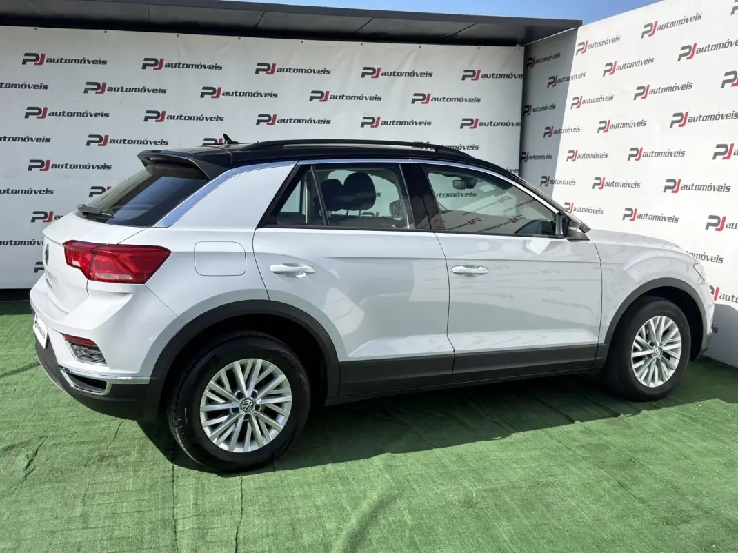 Volkswagen T-Roc 2018 - 16990 EUR, 108000 km - AUTO.MOTO.pt - 108000km - foto 8 de 11
