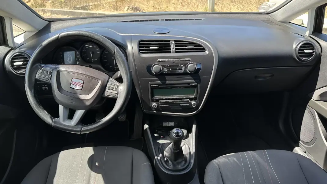SEAT Leon 2011 - 6950 EUR, 151000 km - 151000km - foto 9 de 19
