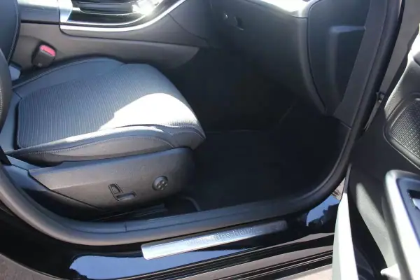 Mercedes-Benz C 200 2024 - 39980 EUR, 19384 km - AUTO.MOTO.pt - 19384km - foto 27 de 47