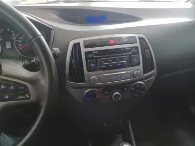 Hyundai i20 2014 - 9890 EUR, 101619 km - AUTO.MOTO.pt - 101619km - foto 20 de 41