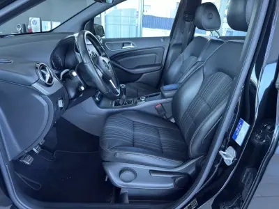 Mercedes-Benz B 180 2014 - 11750 EUR, 245898 km - AUTO.MOTO.pt - 245898km - foto 6 de 25