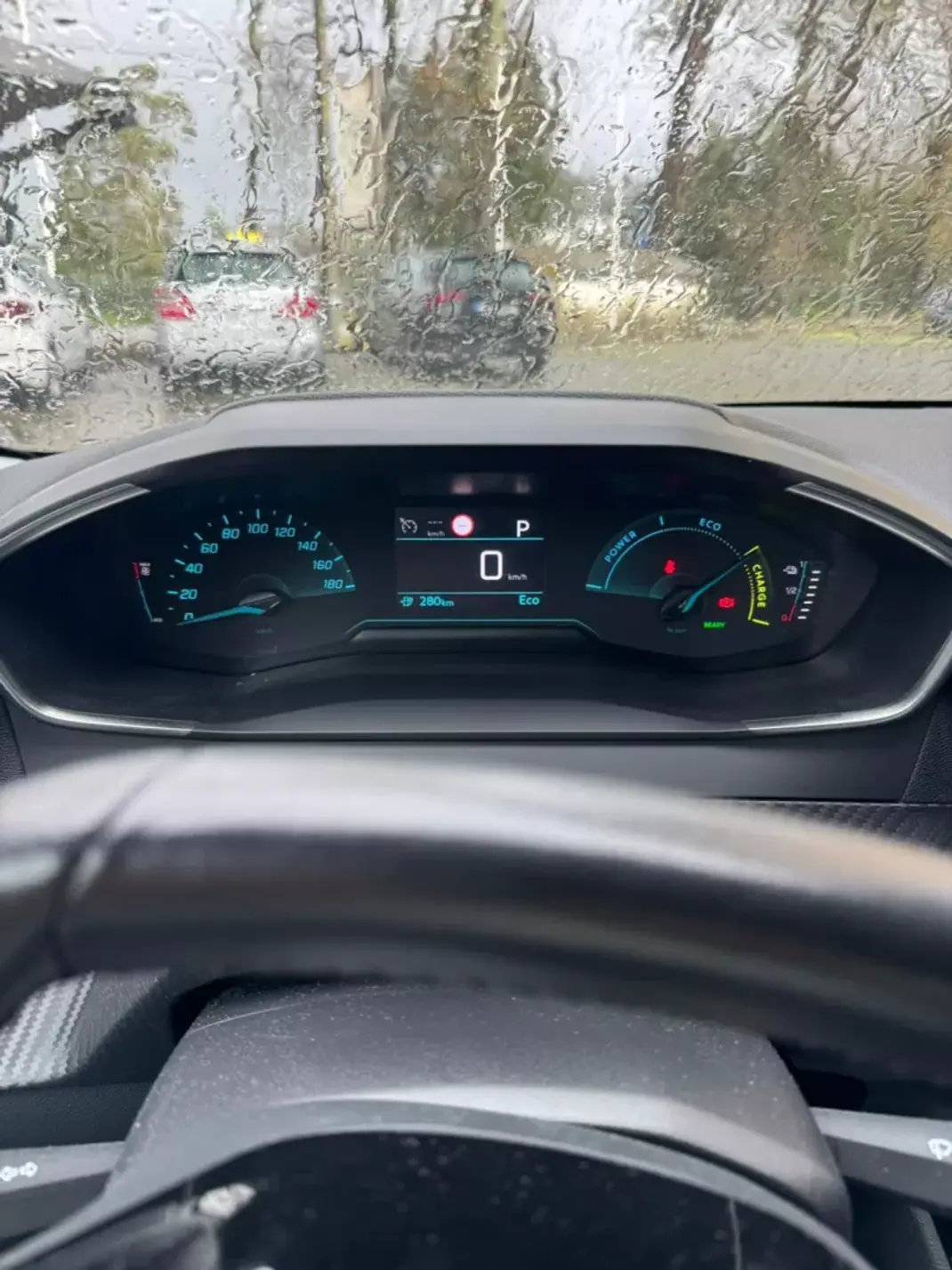 Peugeot e-208 2020 - 15000 EUR, 99692 km - AUTO.MOTO.pt - 99692km - foto 19 de 20