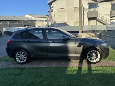 BMW 116 2015 - 12900 EUR, 230000 km - AUTO.MOTO.pt - 230000km - foto 16 de 57