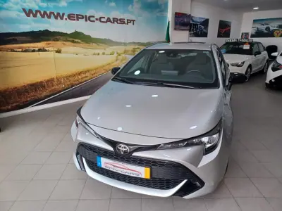 Toyota Corolla 2019 - 18390 EUR, 81211 km - AUTO.MOTO.pt - 81211km - foto 2 de 33