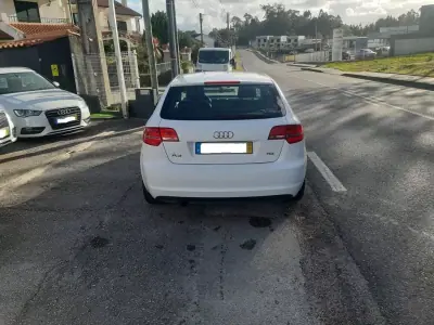 Audi A3 Sportback 2010 - 9900 EUR, 224980 km - AUTO.MOTO.pt - 224980km - foto 9 de 34