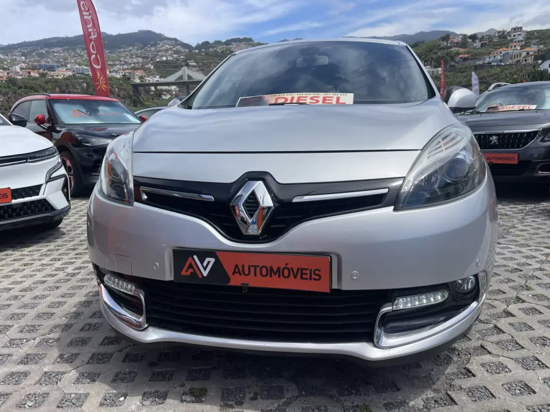 Renault Grand Scénic 2014 - 9950 EUR, 118241 km - AUTO.MOTO.pt - 118241km - foto 2 de 13