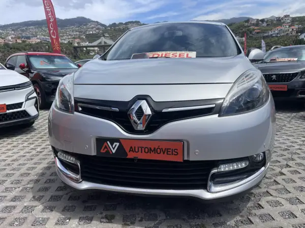 Renault Grand Scénic 2014 - 9950 EUR, 118241 km - AUTO.MOTO.pt - 118241km - foto 2 de 13