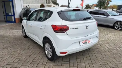 Dacia Sandero 2021 - 12900 EUR, 82644 km - AUTO.MOTO.pt - 82644km - foto 5 de 29
