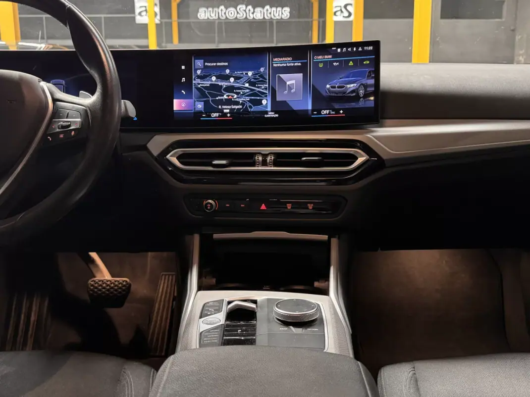 BMW 320 2023 - 31990 EUR, 75900 km - AUTO.MOTO.pt - 75900km - foto 17 de 36