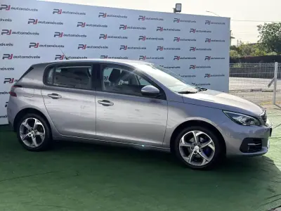 Peugeot 308 2020 - 12990 EUR, 128157 km - AUTO.MOTO.pt - 128157km - foto 6 de 13