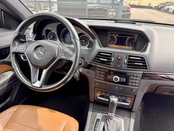 Mercedes-Benz E 220 2011 - 14500 EUR, 268000 km - AUTO.MOTO.pt - 268000km - foto 10 de 18