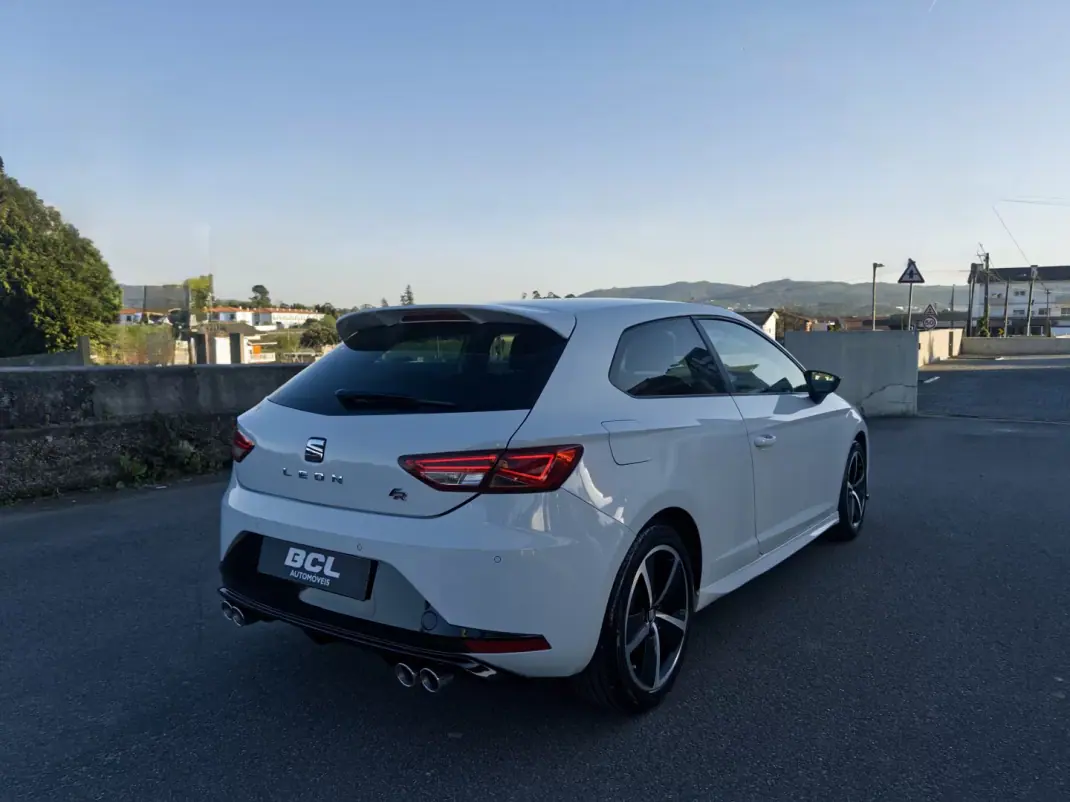 SEAT Leon 2013 - 11500 EUR, 253000 km - AUTO.MOTO.pt - 253000km - foto 7 de 38