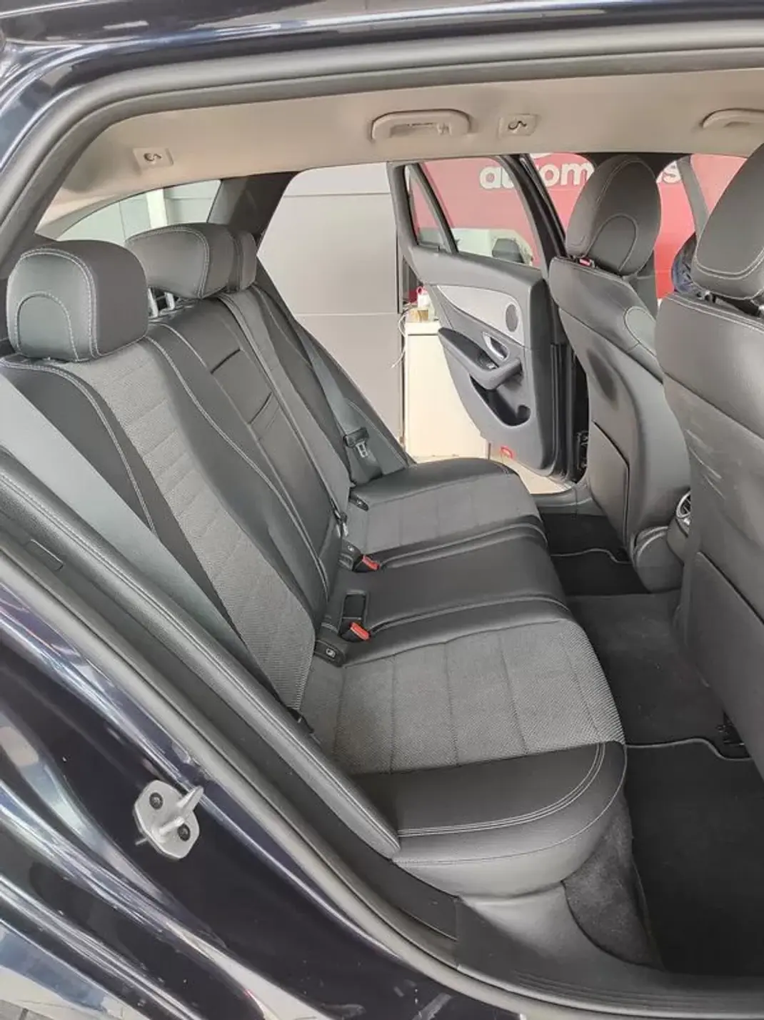 Mercedes-Benz E 300 2022 - 34350 EUR, 110000 km - AUTO.MOTO.pt - 110000km - foto 19 de 37