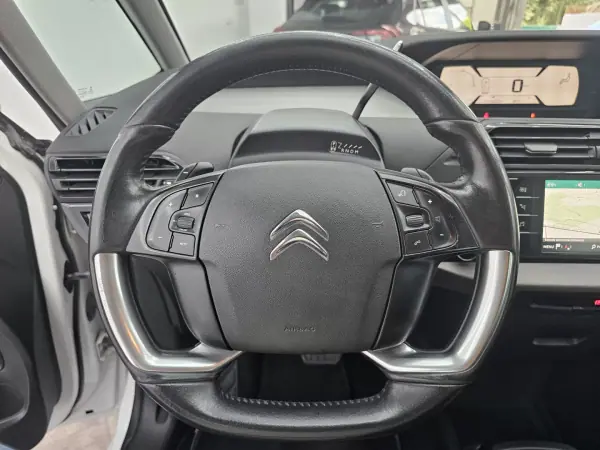 Citroën C4 Grand Picasso 2018 - 13650 EUR, 245556 km - AUTO.MOTO.pt - 245556km - foto 20 de 43