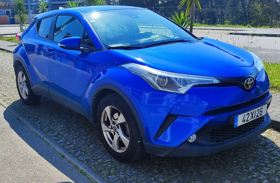 Toyota C-HR 2017 - 16500 EUR, 83000 km - AUTO.MOTO.pt - 83000km - foto 3 de 10