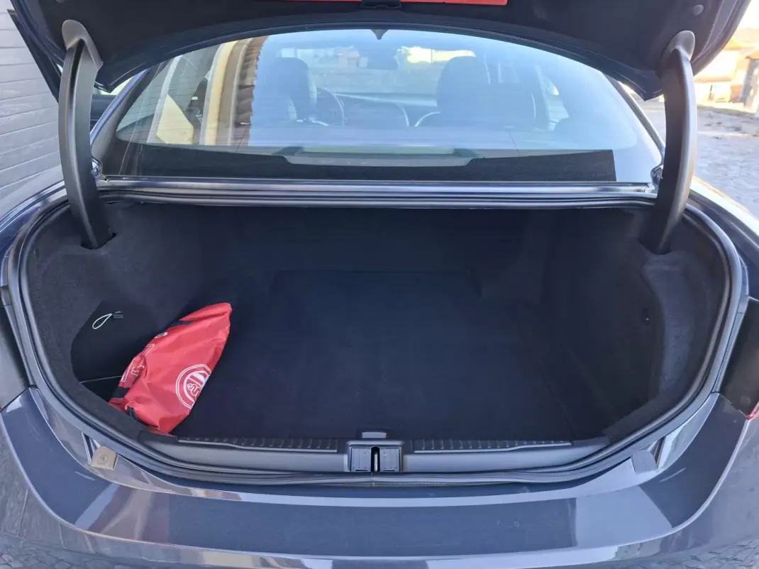 Alfa Romeo Giulia 2018 - 19990 EUR, 123965 km - AUTO.MOTO.pt - 123965km - foto 17 de 17