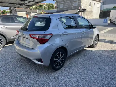 Toyota Yaris 2020 - 13900 EUR, 129600 km - AUTO.MOTO.pt - 129600km - foto 5 de 16