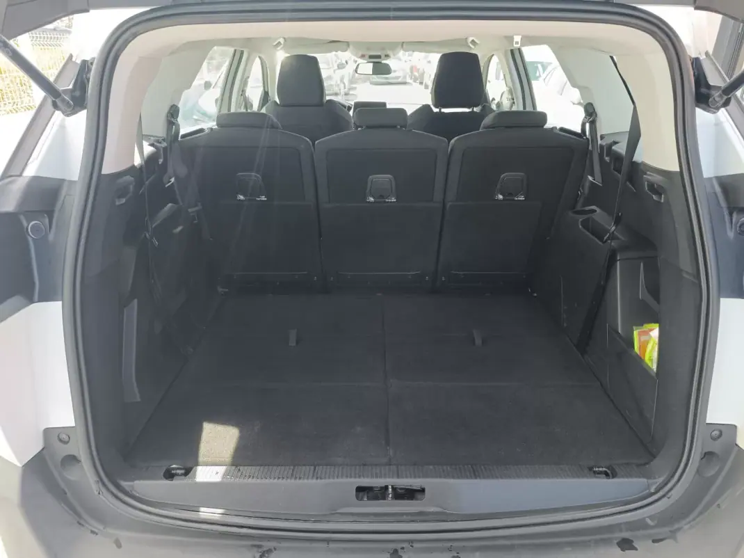 Peugeot 5008 2019 - 14900 EUR, 203649 km - AUTO.MOTO.pt - 203649km - foto 33 de 34